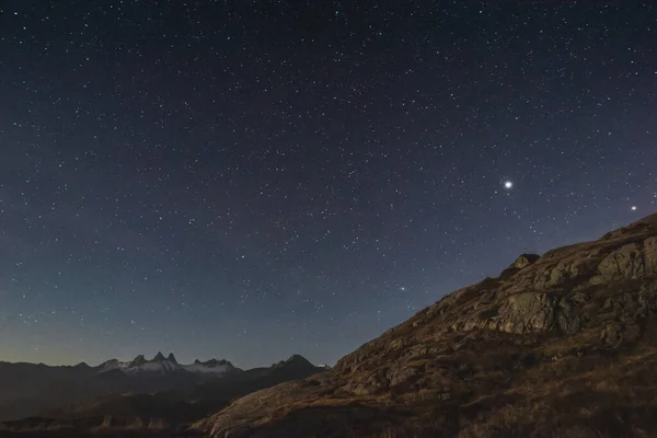Cielo Estrellado Sobre Col Croix Fer Con Vista Montaña Aiguilles —  Fotos de Stock