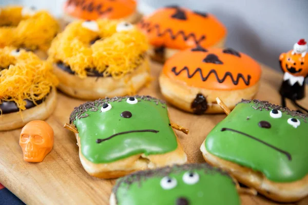 Gros Plan Donuts Halloween Sur Une Table Lors Événement — Photo