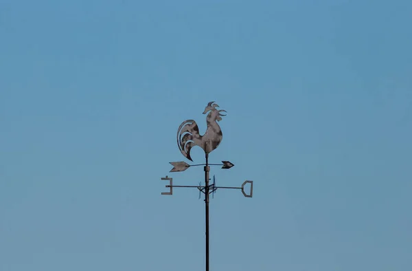 Low Angle Shot Rooster Weathervane Roof — Stock Photo, Image