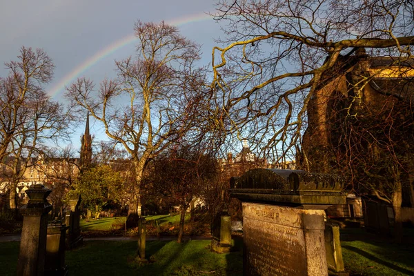 Arco Iris Sobre Los Greyfriars Kirk Edimburgo Escocia Reino Unido — Foto de Stock