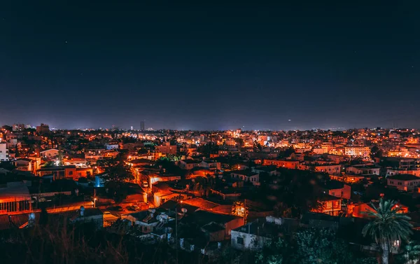 Μια Μαγευτική Θέα Ενός Αστικού Τοπίου Νύχτα Στη Λευκωσία Κύπρος — Φωτογραφία Αρχείου