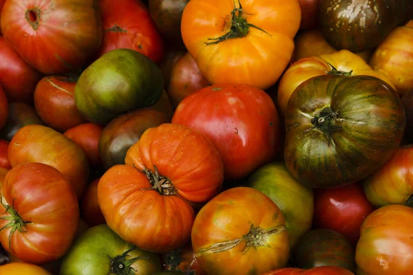 Closeup Shot Colorful Big Ripe Tomatoes Perfect Backgrounds — Stockfoto