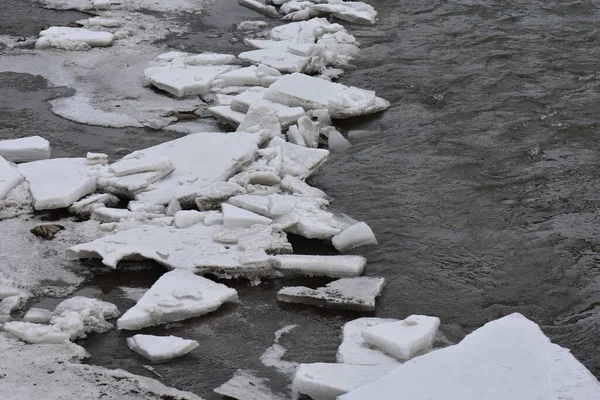 Many Ice Drifts Surface River Cold Winter Day — Zdjęcie stockowe