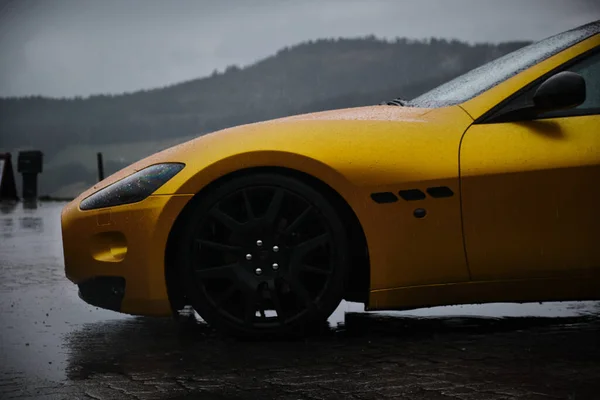 Bern Suíça Maio 2020 Uma Foto Panorâmica Carro Maserati Ouro — Fotografia de Stock