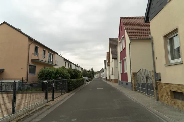 Hermoso Barrio Con Casas Día Nublado — Foto de Stock