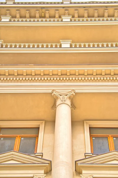Tiraspo Moldova 2021 Október Közelkép Egy Gyönyörű Épület Építészeti Részleteiről — Stock Fotó