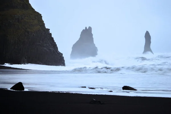 Uma Foto Hipnotizante Uma Paisagem Marinha Durante Dia Islândia — Fotografia de Stock