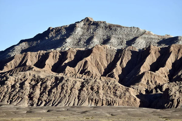 Μια Όμορφη Εικόνα Ενός Βουνού Στην Έρημο Ατακάμα Στη Χιλή — Φωτογραφία Αρχείου