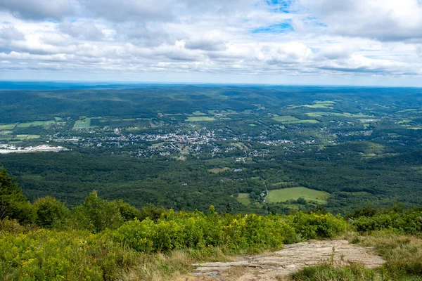 Het Uitzicht Groene Vallei Vanaf Mount Greylock Massachusetts Usa — Stockfoto
