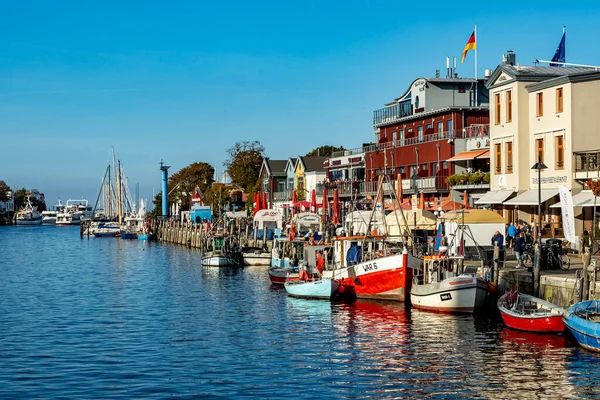 Warnemuende Tyskland Oct 2021 Warnemuende Fartyg Hamnen Tyskland — Stockfoto