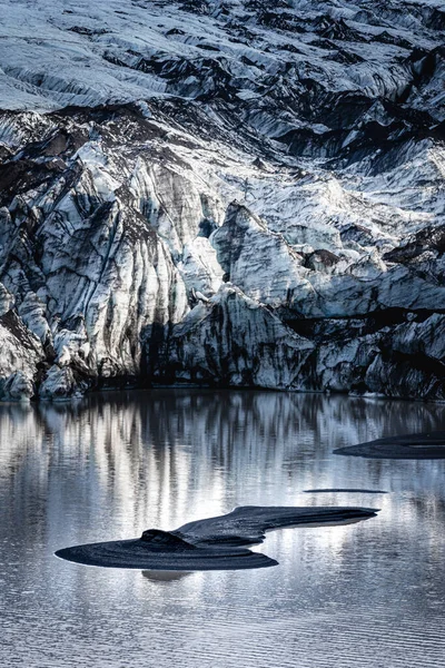 Vertikální Záběr Zamrzlého Jezera Islandu — Stock fotografie