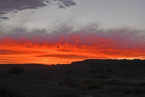 Μια Όμορφη Φωτογραφία Ενός Ηλιοβασιλέματος Στην Έρημο Ατακάμα Στη Χιλή — Φωτογραφία Αρχείου