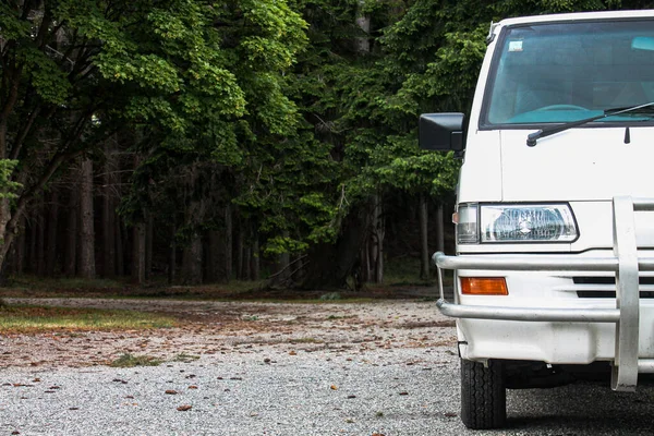 Queenstown New Zealand Nov 2020 Beautiful Shot White Van Stopped — Stock Photo, Image