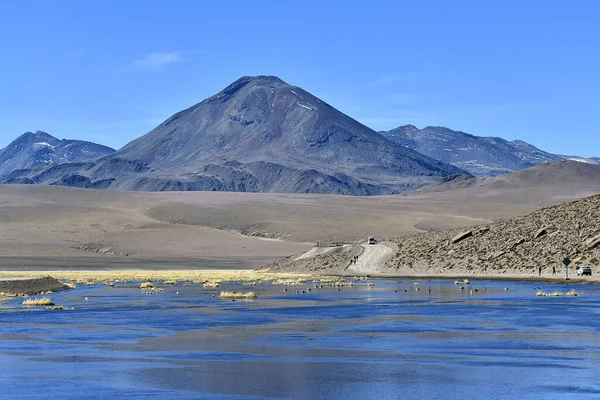 Beau Cliché Lac Une Montagne Arrière Plan Machuca Chili — Photo