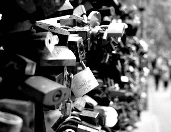 Greyscale Closeup Shot Love Locks Hung Bridge — Stock Photo, Image