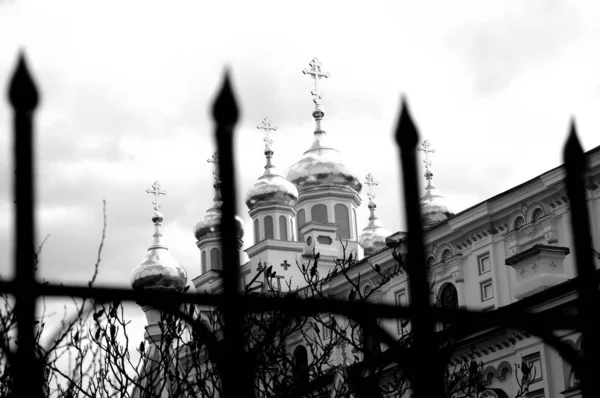 Plano Escala Grises Con Ángulo Bajo Catedral Del Icono Vladimir — Foto de Stock