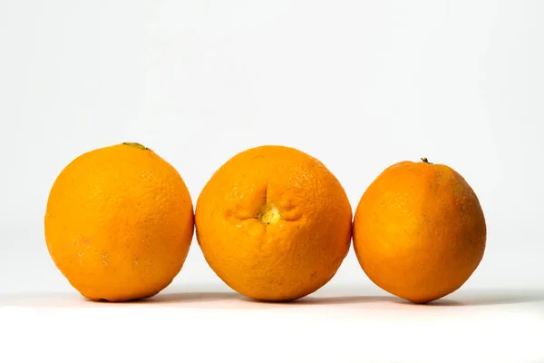 Whole Fresh Oranges Juicing Organic Farming — Stockfoto
