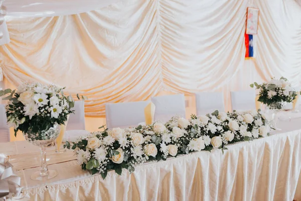 Closeup White Floral Wedding Decoration — Fotografia de Stock