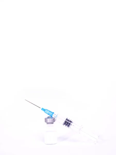 Medical Vial Injection Syringe Isolated White Background Concept Vaccination — стоковое фото