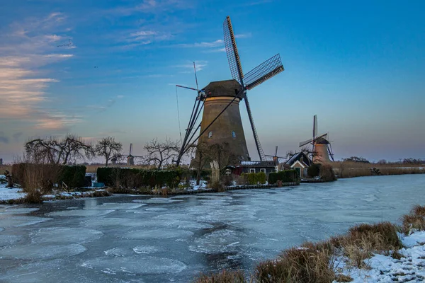 네덜란드의 다이크 풍차의 아름다운 — 스톡 사진