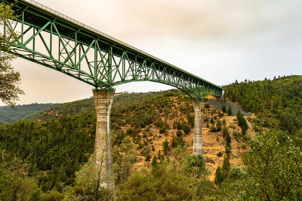 俯瞰福雷斯希尔桥 横跨北美河的公路桥 加利福尼亚 — 图库照片