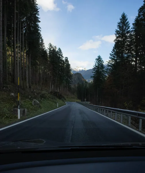 Shot Move Windshield Electric Car Snow Covered Alps Mountains Cold — Stockfoto