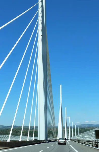 Αυτοκινητόδρομος Έξι Λωρίδων Πάνω Από Την Ψηλότερη Γέφυρα Του Κόσμου — Φωτογραφία Αρχείου