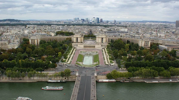 Une Belle Vue Sur Les Jardins Verts Trocadéro Depuis Sommet — Photo