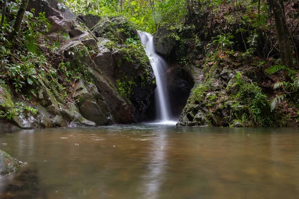 Beautiful Small Waterfall Flowing Rocks — Foto Stock