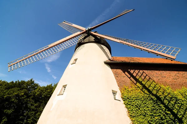 Moulin Vent Blanc Traditionnel Campagne Allemagne — Photo