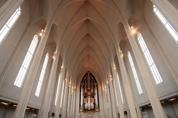 Uma Vista Interior Igreja Hallgrimskirkja Reykjavikiceland — Fotografia de Stock