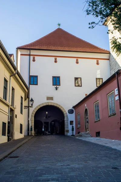 Puerta Piedra Ciudad Medieval Santuario Más Importante Zagrebs Día Soleado — Foto de Stock