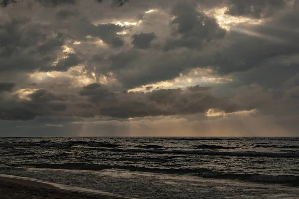 Gyönyörű Kilátás Felhős Naplemente Égboltra Tenger Felett — Stock Fotó