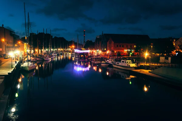 Prachtig Uitzicht Het Stadsgezicht Van Klaipeda Litouwen Nachts — Stockfoto