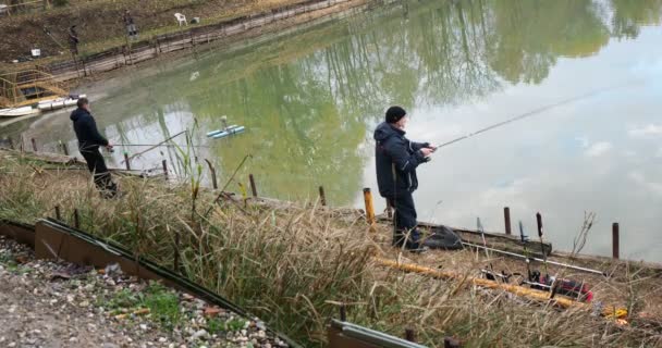 Imágenes Pescadores Lago — Vídeos de Stock