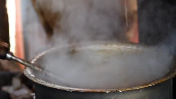 Gotowanie Grill Jedzenie Ludzie Gorący Ogień Dym — Wideo stockowe