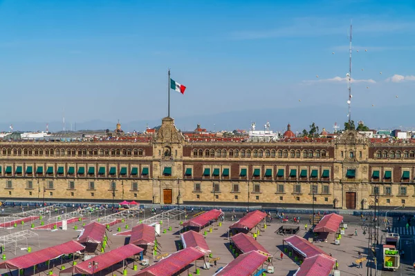 墨西哥城 墨西哥城 2021年11月5日 与墨西哥城国家宫合影的宪法广场空中拍摄 — 图库照片