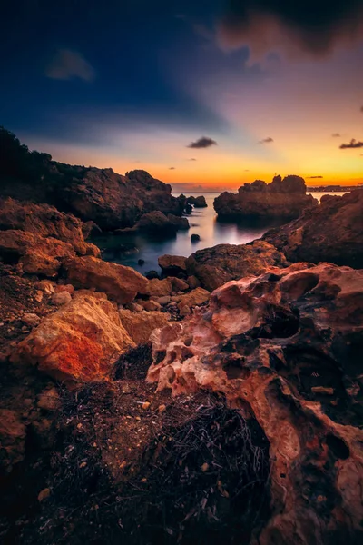 Vertical Shot Rocky Seacoast Sunset Malta — Fotografia de Stock