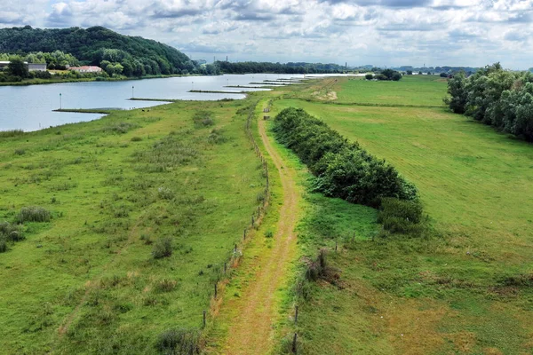 Rivier Rijn Bij Rhenen Achtergrond Grebbenberg Met Groynes Een Diep — Stockfoto