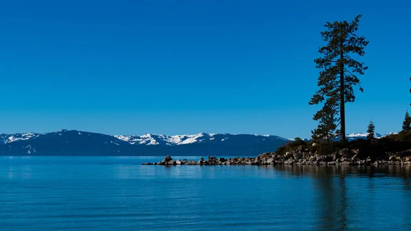 Een Lake Tahoe Bergen Kristalhelder — Stockfoto