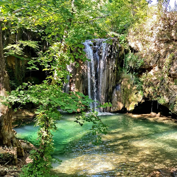 Belo Tiro Uma Cachoeira Natureza — Fotografia de Stock