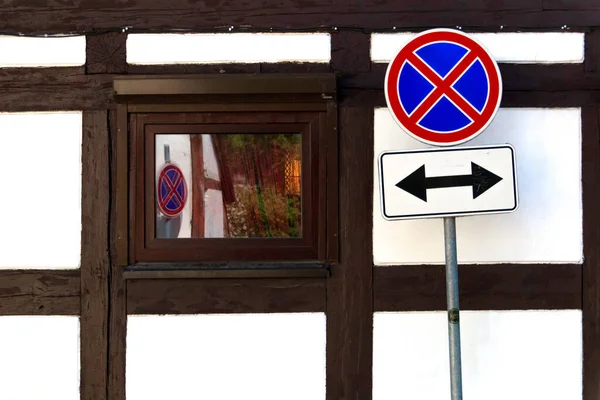 Een Verkeersbord Een Straat Klaipeda Litouwen — Stockfoto
