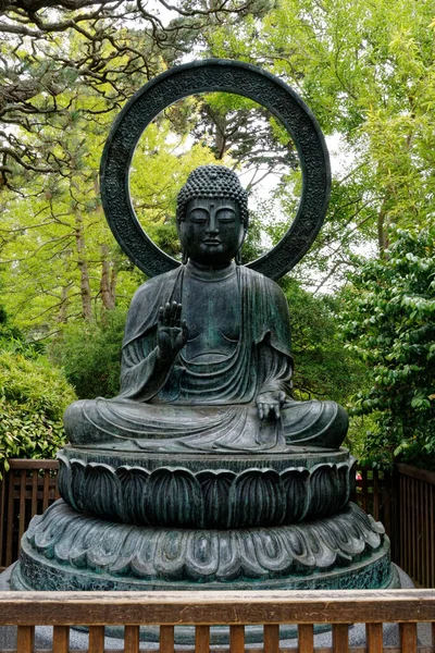Vertikální Záběr Sochy Buddhy Japonské Zahradě San Franciscu — Stock fotografie