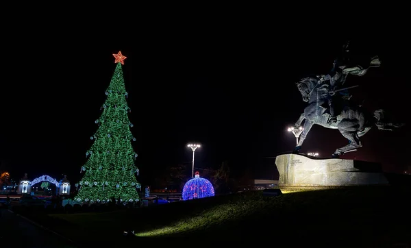 Tiraspol Moldova 2021 Tiraspol Podněstří Moldavsko 2021 Obří Vánoční Stromek — Stock fotografie