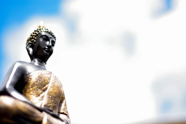 Closeup Statue Buddha Background Sky — 图库照片