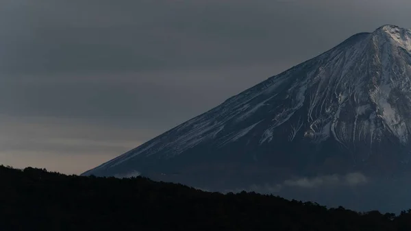 Shot Snowy Peak Mount Fuji Sunset Cloudy Sky — Foto Stock