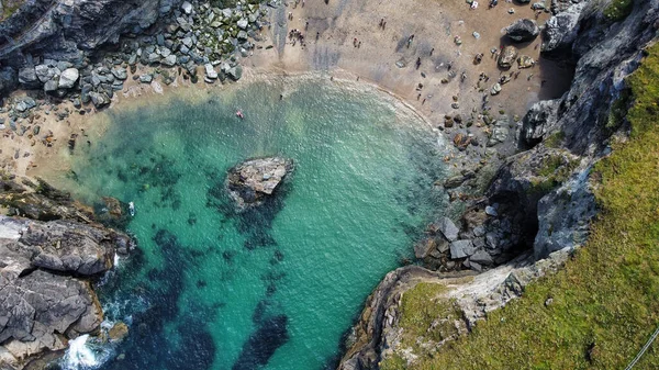 Vista Pájaro Una Hermosa Isla Con Agua Laguna Acantilados —  Fotos de Stock