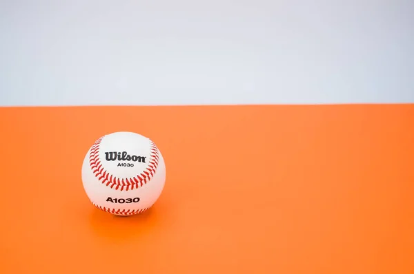 Інверіго Італія Грудня 2021 Року Ізольований Бейсбольний Оранжевому Папері Текстом — стокове фото