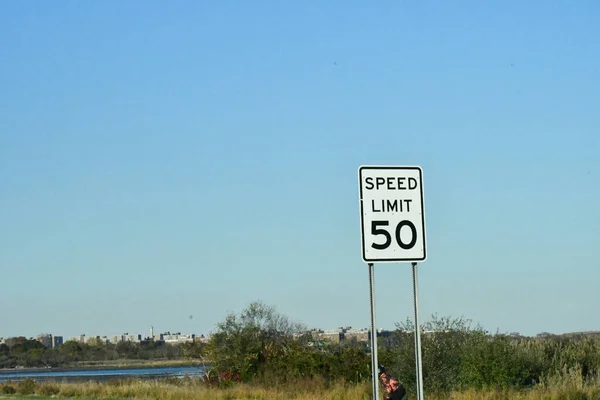 Rectangular Speed Limit Sign Road Clear Sky Background — Zdjęcie stockowe