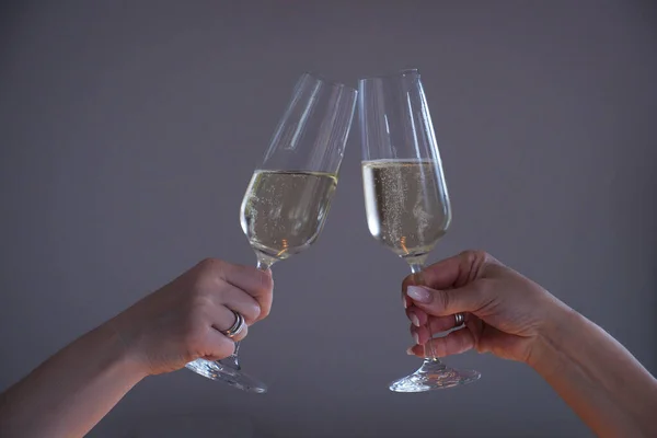 Couple Toasts Two Glasses Sparkling Wine Celebrating New Year Eve — стоковое фото